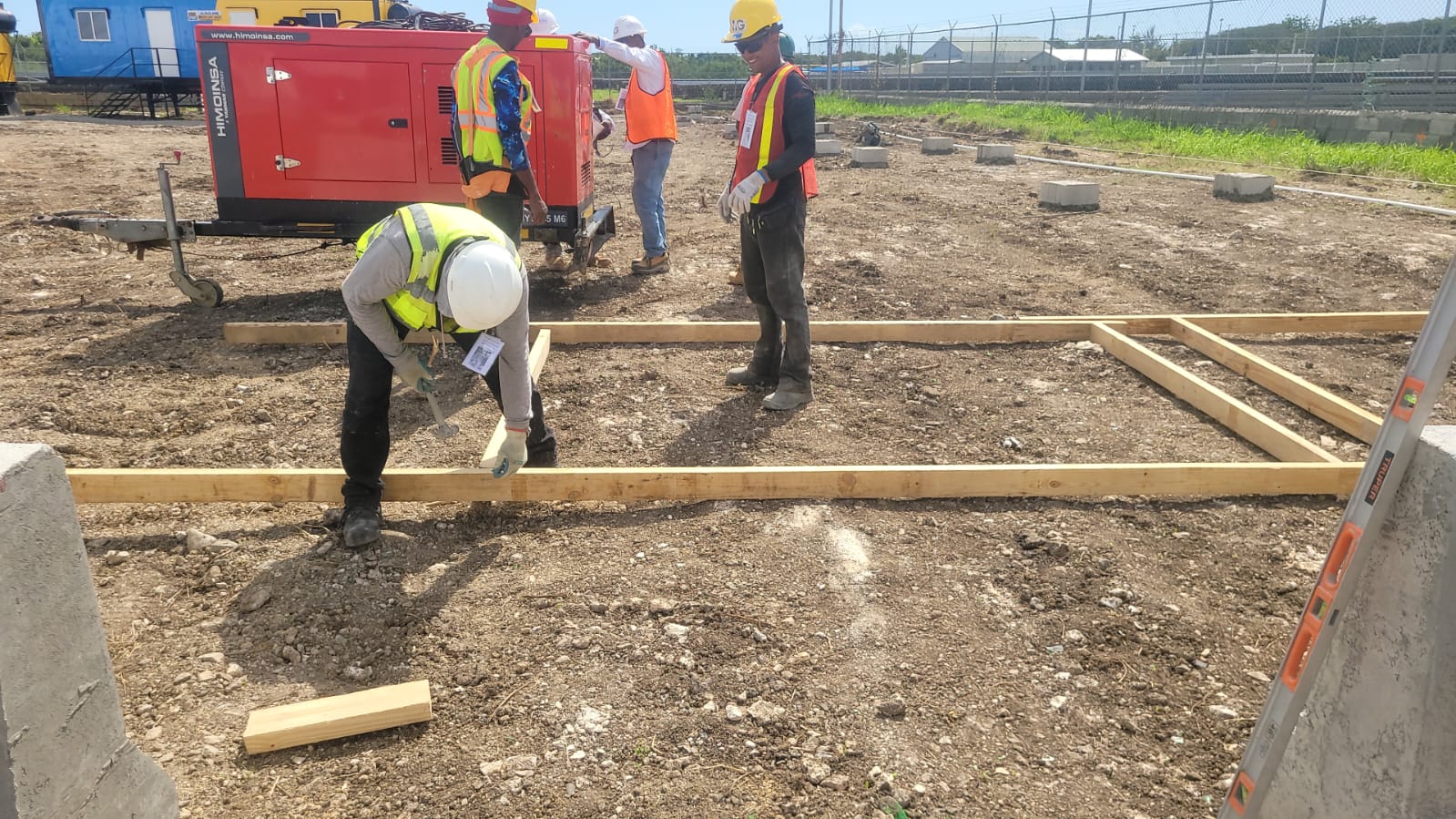 Proyecto instalación energética y agua potable en campamento provisional